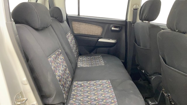 Second-hand 2015 Maruti Wagon R VXI Optional for sale in Ahmedabad-16