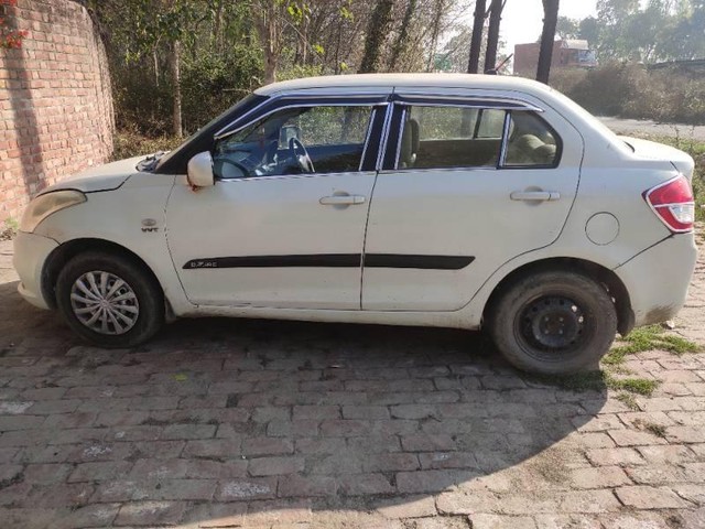 Second-hand 2017 Maruti Swift Dzire LXI for sale in Panipat-3