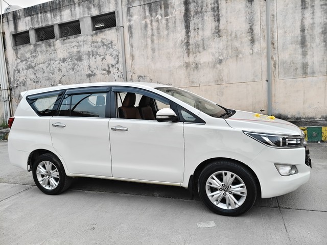 Second-hand 2016 Toyota Innova Crysta 2.7 ZX AT BSIV for sale in Noida-12