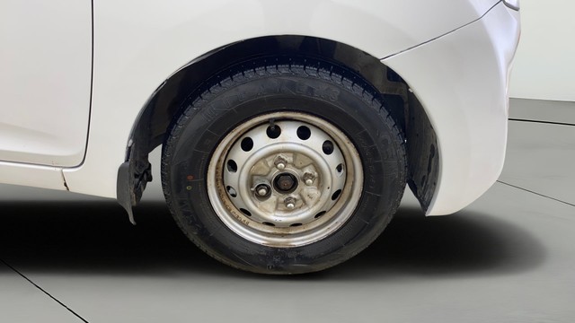 Second-hand 2015 Hyundai EON Era Plus for sale in Ahmedabad-23