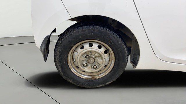 Second-hand 2015 Hyundai EON Era Plus for sale in Ahmedabad-24