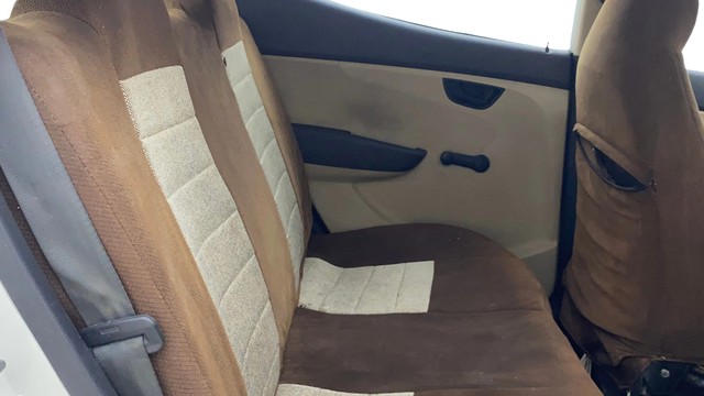 Second-hand 2015 Hyundai EON Era Plus for sale in Ahmedabad-16