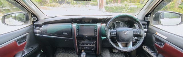 Second-hand 2022 Toyota Fortuner Legender 4x2 AT BSVI for sale in New Delhi-7