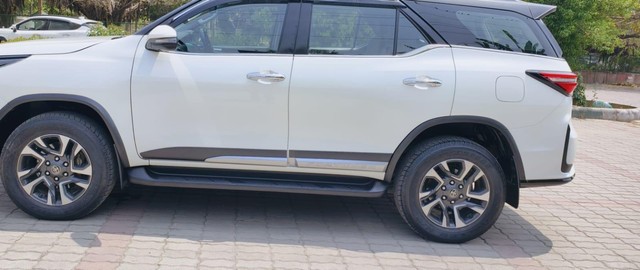 Second-hand 2022 Toyota Fortuner Legender 4x2 AT BSVI for sale in New Delhi-2