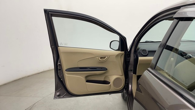 Second-hand 2014 Honda Brio S MT for sale in Chennai-24