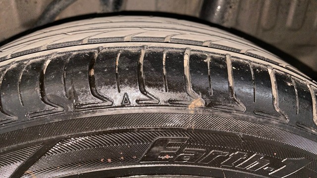 Second-hand 2014 Honda Brio S MT for sale in Chennai-32