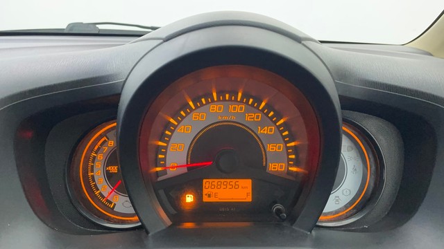 Second-hand 2014 Honda Brio S MT for sale in Chennai-13