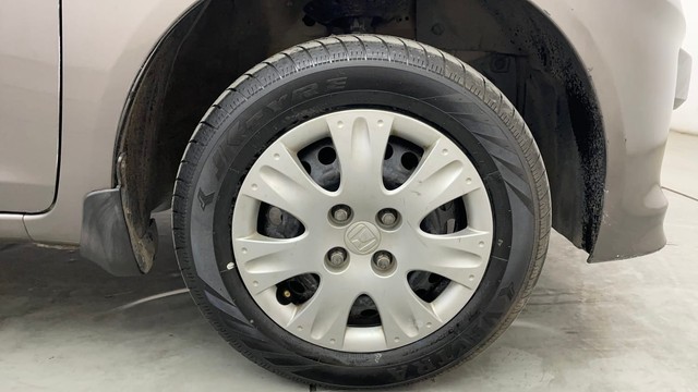 Second-hand 2014 Honda Brio S MT for sale in Chennai-17