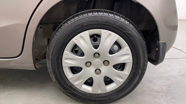 Second-hand 2014 Honda Brio S MT for sale in Chennai-19