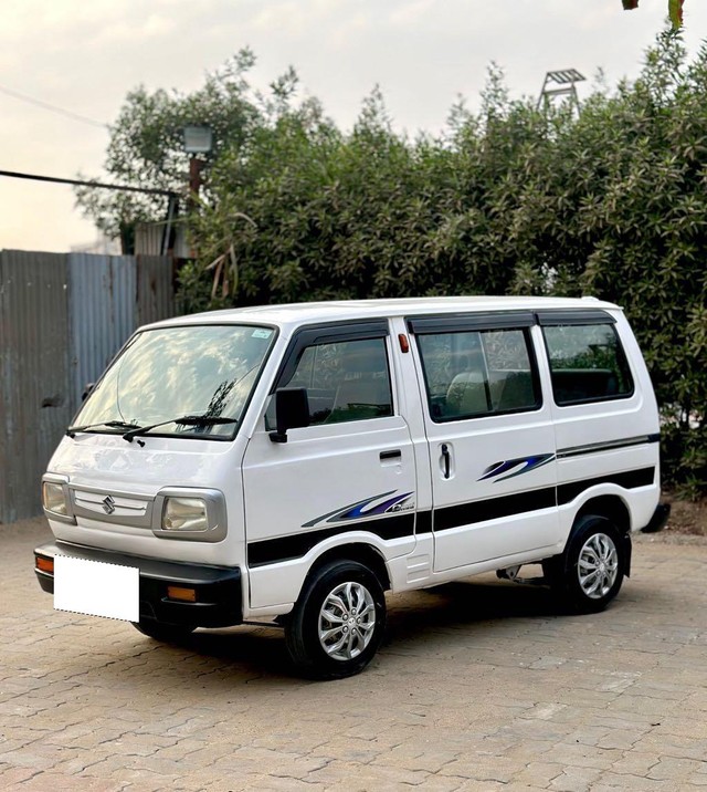 Second-hand 2016 Maruti Omni MPI STD BSIV for sale in Surat-6