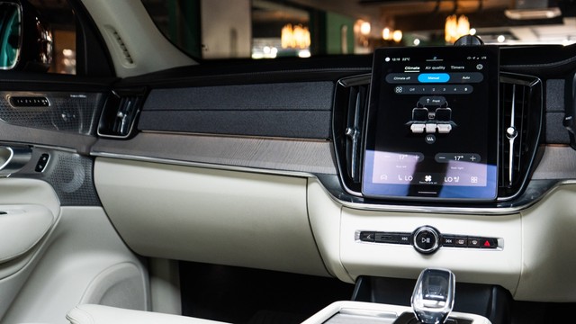 Volvo XC90 B5 AWD Mild hybrid Ultra Second-hand 2025 Volvo XC90 B5 AWD Mild hybrid Ultra for sale in New Delhi-17