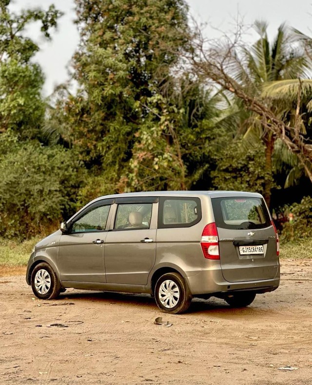 Second-hand 2013 Chevrolet Enjoy Petrol LS 7 Seater for sale in Surat-4