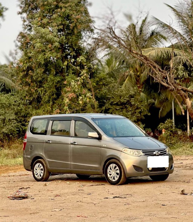 Second-hand 2013 Chevrolet Enjoy Petrol LS 7 Seater for sale in Surat-8