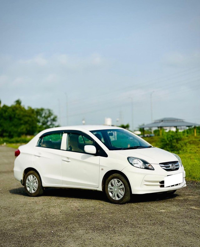 Second-hand 2015 Honda Amaze E i-Dtech for sale in Surat-4
