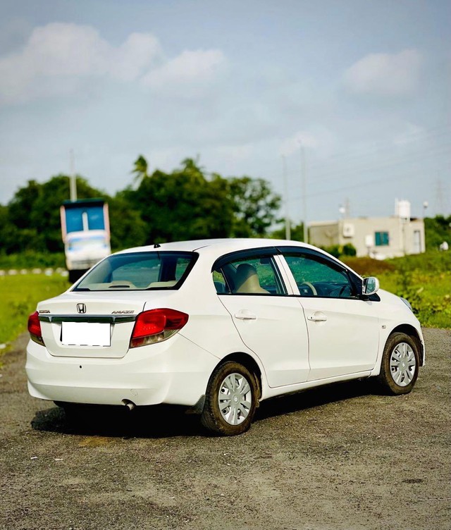 Second-hand 2015 Honda Amaze E i-Dtech for sale in Surat-5
