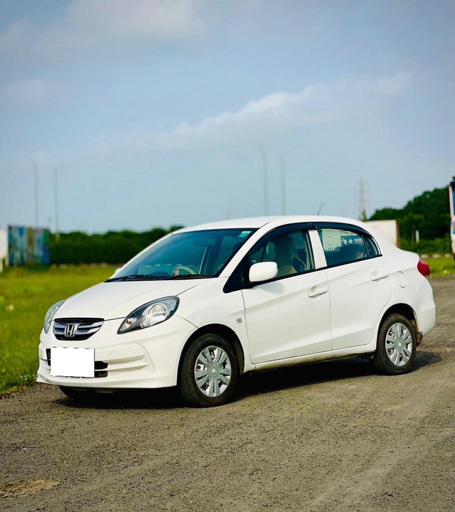 Second-hand 2015 Honda Amaze E i-Dtech for sale in Surat-0