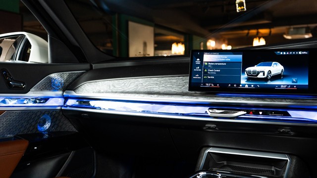 Second-hand 2024 BMW i7 xDrive60 M Sport for sale in New Delhi-7