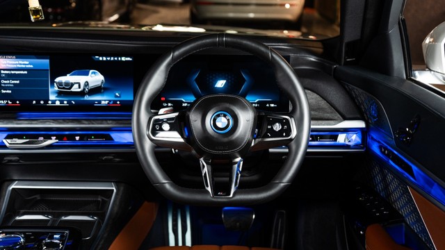 Second-hand 2024 BMW i7 xDrive60 M Sport for sale in New Delhi-19