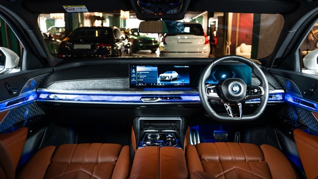 Second-hand 2024 BMW i7 xDrive60 M Sport for sale in New Delhi-11