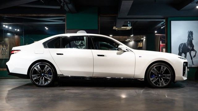 Second-hand 2024 BMW i7 xDrive60 M Sport for sale in New Delhi-1