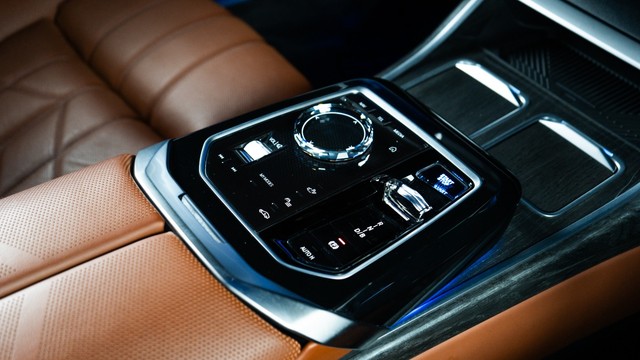 Second-hand 2024 BMW i7 xDrive60 M Sport for sale in New Delhi-12