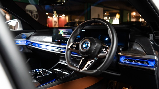 Second-hand 2024 BMW i7 xDrive60 M Sport for sale in New Delhi-8