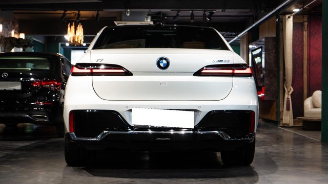 Second-hand 2024 BMW i7 xDrive60 M Sport for sale in New Delhi-2