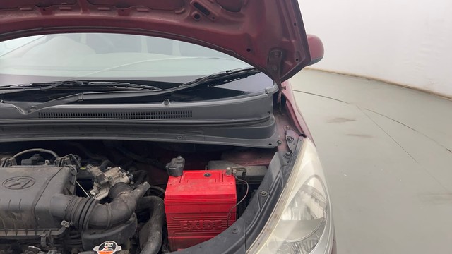 Second-hand 2016 Hyundai i10 Sportz 1.1L for sale in Kolkata-38