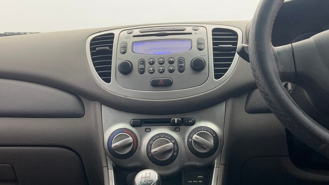 Second-hand 2016 Hyundai i10 Sportz 1.1L for sale in Kolkata-34