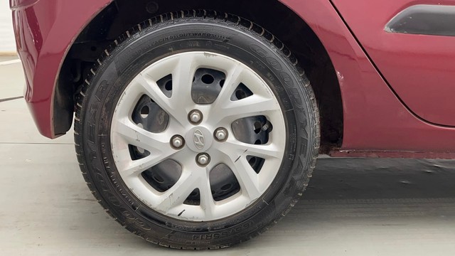 Second-hand 2016 Hyundai i10 Sportz 1.1L for sale in Kolkata-18