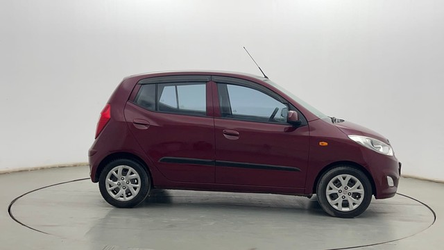 Second-hand 2016 Hyundai i10 Sportz 1.1L for sale in Kolkata-2