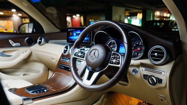 Second-hand 2020 Mercedes-Benz GLC 200 for sale in New Delhi-15