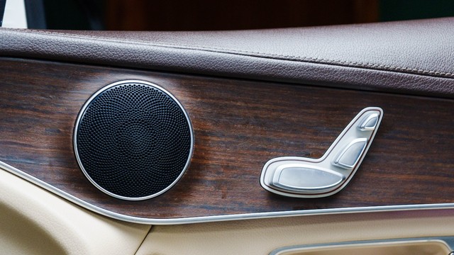 Second-hand 2020 Mercedes-Benz GLC 200 for sale in New Delhi-19