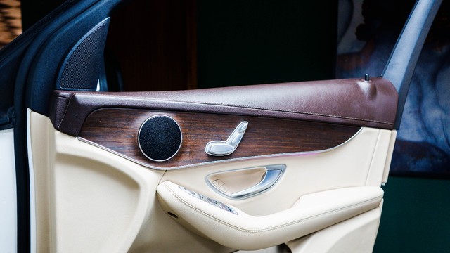 Second-hand 2020 Mercedes-Benz GLC 200 for sale in New Delhi-18