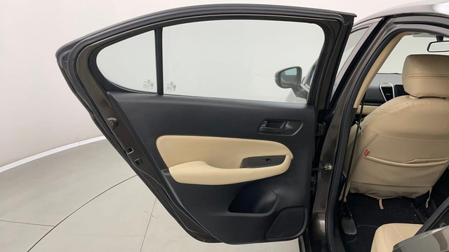 Second-hand 2023 Honda City 1.5 V MT Exclusive for sale in Jaipur-27