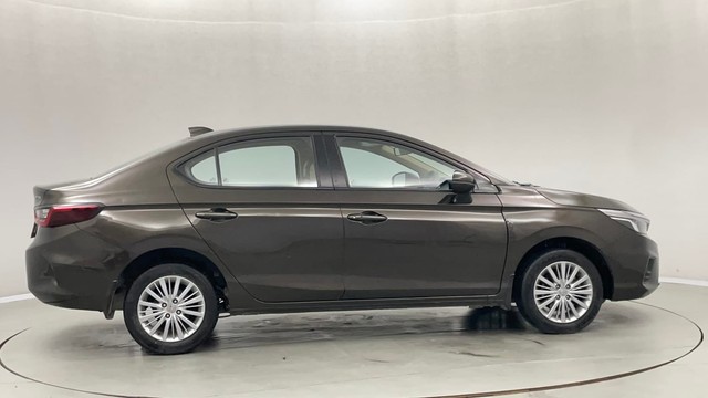 Second-hand 2023 Honda City 1.5 V MT Exclusive for sale in Jaipur-2