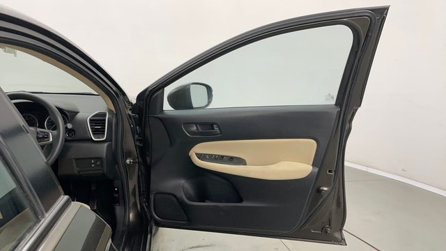 Second-hand 2023 Honda City 1.5 V MT Exclusive for sale in Jaipur-16