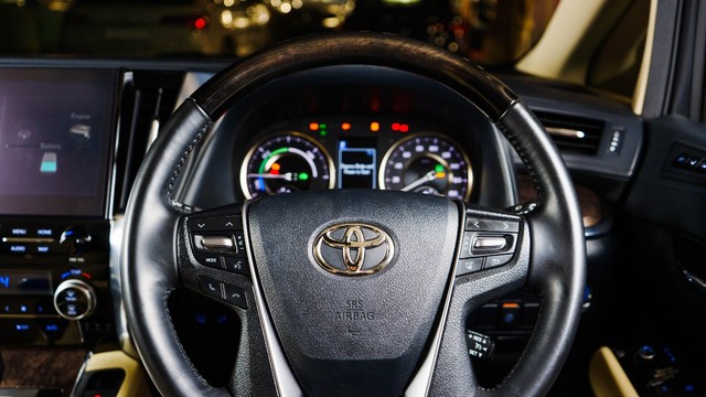 Second-hand 2023 Toyota Vellfire Executive Lounge BSVI for sale in New Delhi-6