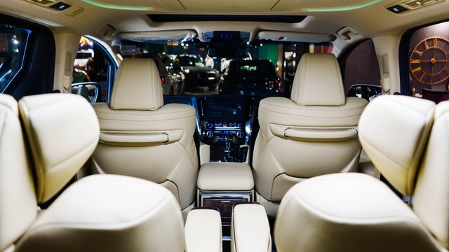 Second-hand 2023 Toyota Vellfire Executive Lounge BSVI for sale in New Delhi-9