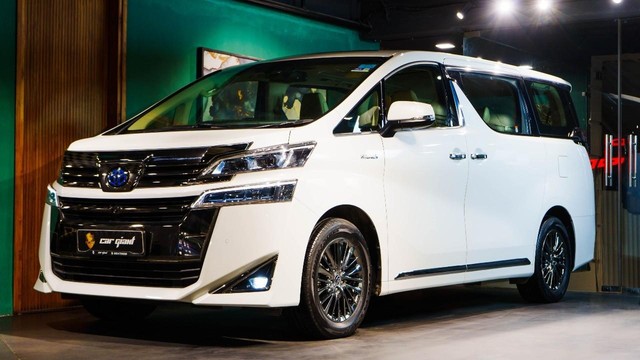 Second-hand 2023 Toyota Vellfire Executive Lounge BSVI for sale in New Delhi-3