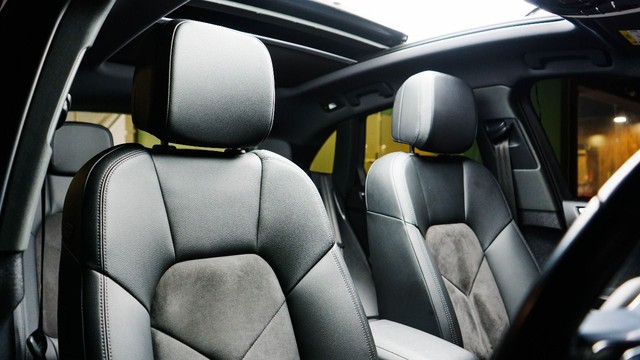 Second-hand 2021 Porsche Macan Standard BSVI for sale in New Delhi-12