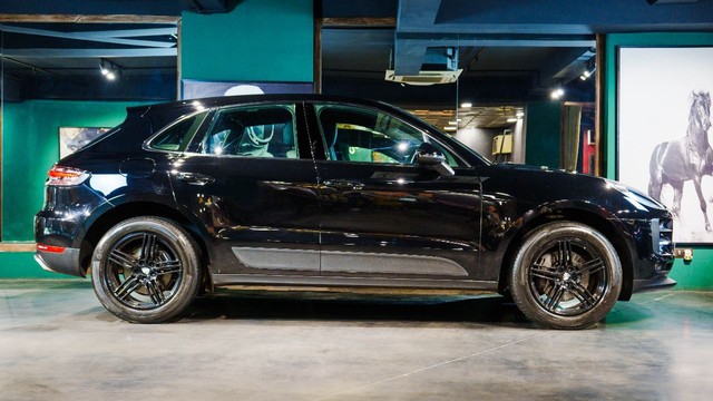 Second-hand 2021 Porsche Macan Standard BSVI for sale in New Delhi-1