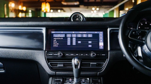 Second-hand 2021 Porsche Macan Standard BSVI for sale in New Delhi-16