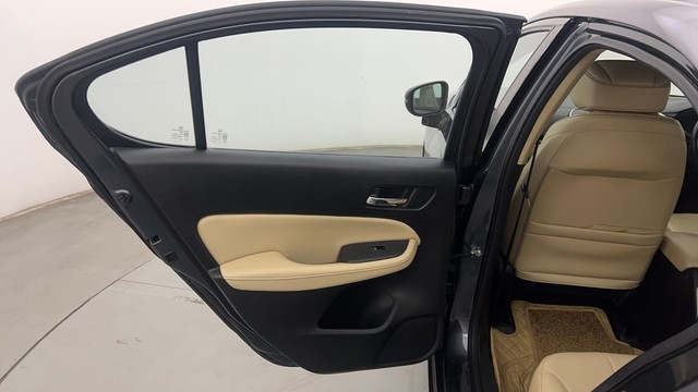 Second-hand 2022 Honda City ZX MT for sale in Chandigarh-34