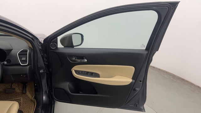 Second-hand 2022 Honda City ZX MT for sale in Chandigarh-16