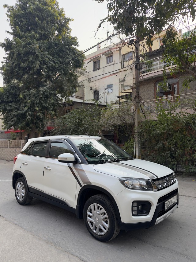 Second-hand 2021 Maruti Vitara Brezza LXI for sale in New Delhi-7