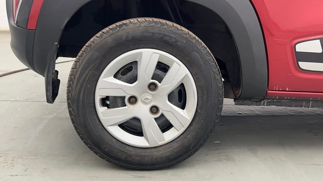 Second-hand 2016 Renault KWID 1.0 RXT AMT for sale in Kolkata-18