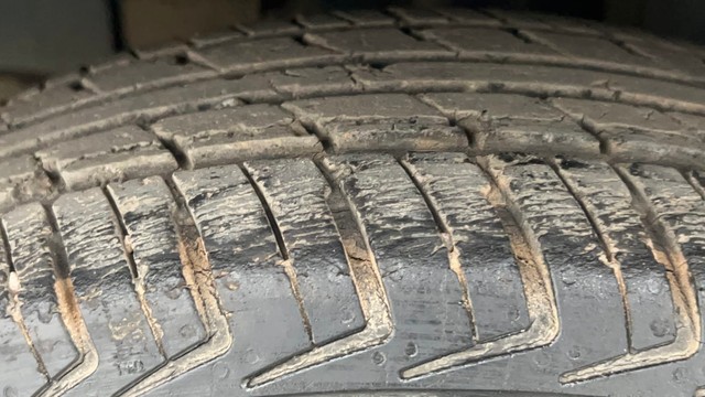 Second-hand 2016 Renault KWID 1.0 RXT AMT for sale in Kolkata-27