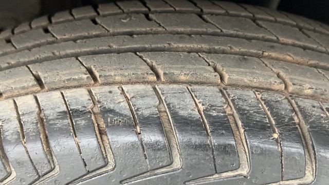 Second-hand 2016 Renault KWID 1.0 RXT AMT for sale in Kolkata-38