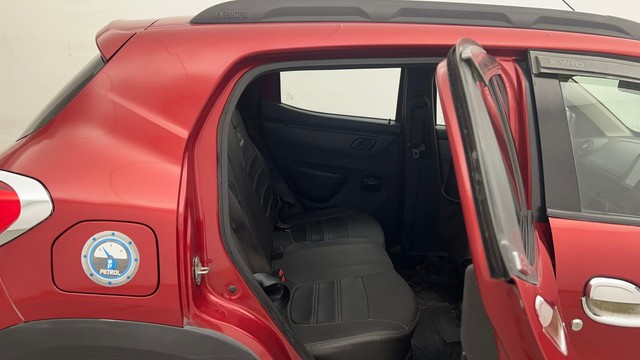 Second-hand 2016 Renault KWID 1.0 RXT AMT for sale in Kolkata-32